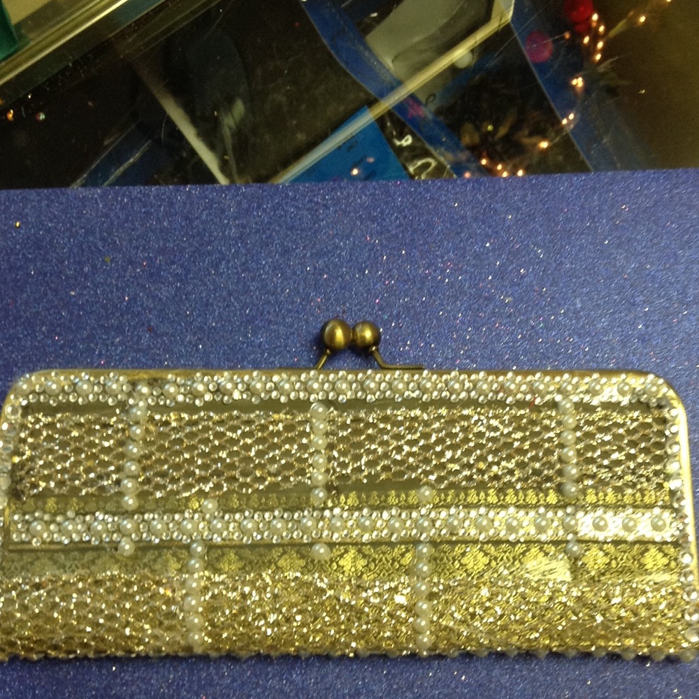 Custom made clutch